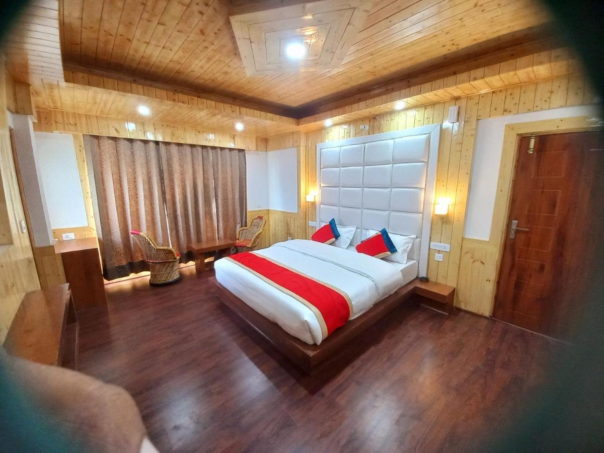 Humble Holiday Inn Kufri Simla ภายนอก รูปภาพ