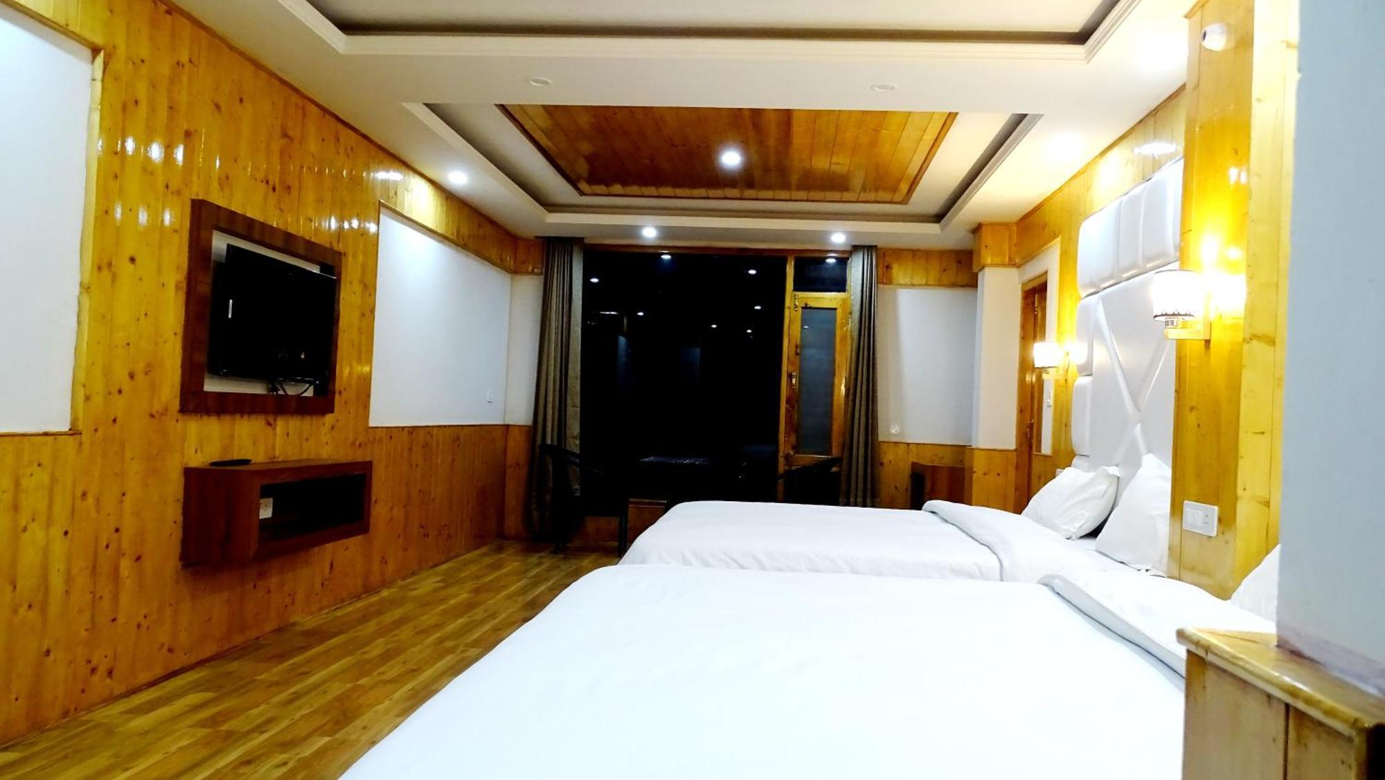 Humble Holiday Inn Kufri Simla ภายนอก รูปภาพ